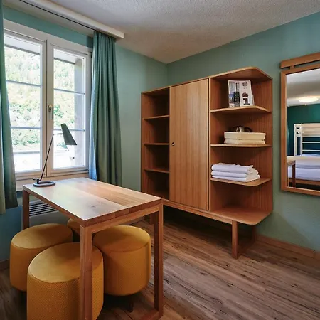 Готель 5th Floor Basic - Shared Bathrooms 2*