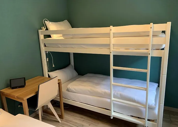 5th Floor Basic - Shared Bathrooms 2* 인터라켄