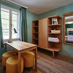 호텔 5th Floor Basic - Shared Bathrooms 2*