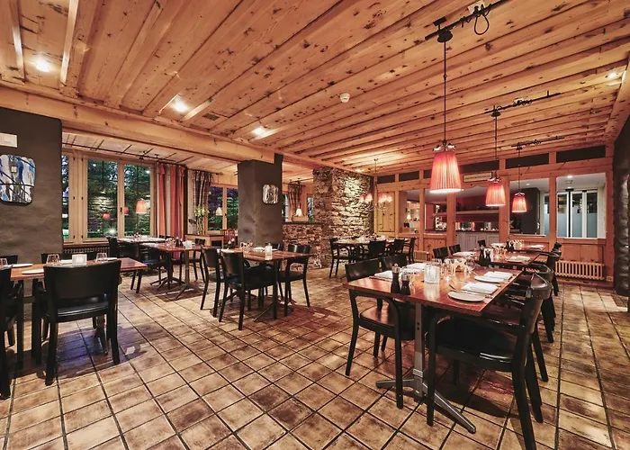 5th Floor Basic - Shared Bathrooms